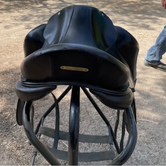 Stunning CWD SE08 DRESSAGE saddle. - Picture 2 of 4